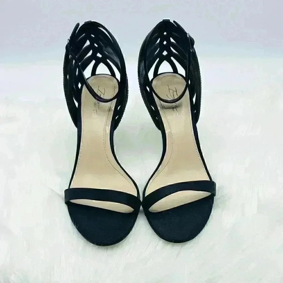 Imagine by Vince Camuto IM-Pharra Pumps - Picture 2 of 11